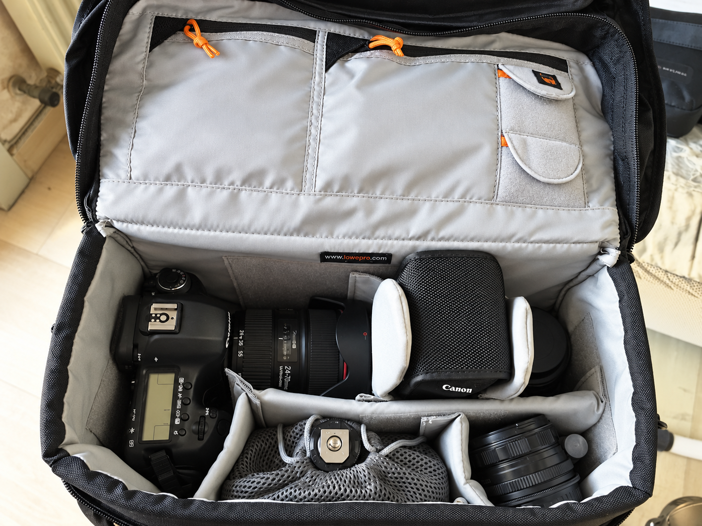 Valutazione pratica della Lowepro Nova 200 AW per field setup e accessibilità lente
