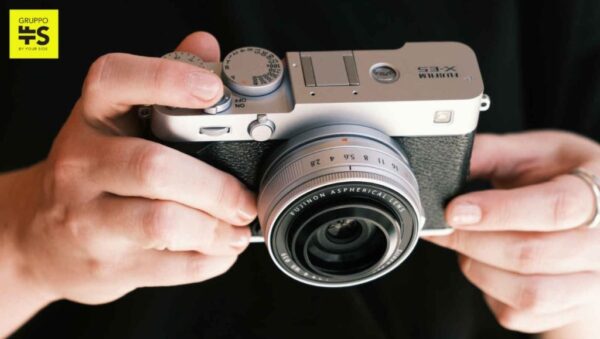 FUJIFILM X-E5: Compatta, elegante e ad alte prestazioni. La nuova frontiera della Serie X